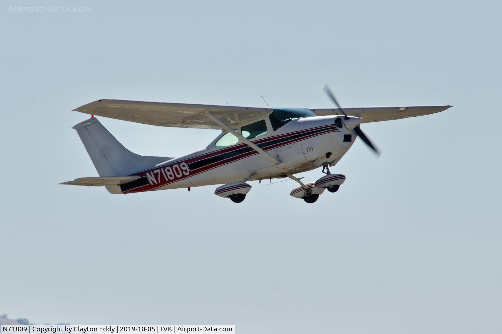 N71809, 1969 Cessna 182M Skylane C/N 18259764, Livermore airport airshow 2019.
