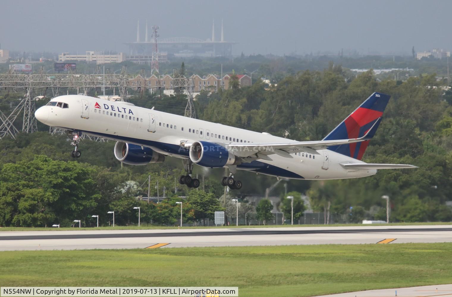 N554NW, 2001 Boeing 757-251 C/N 26501, Delta
