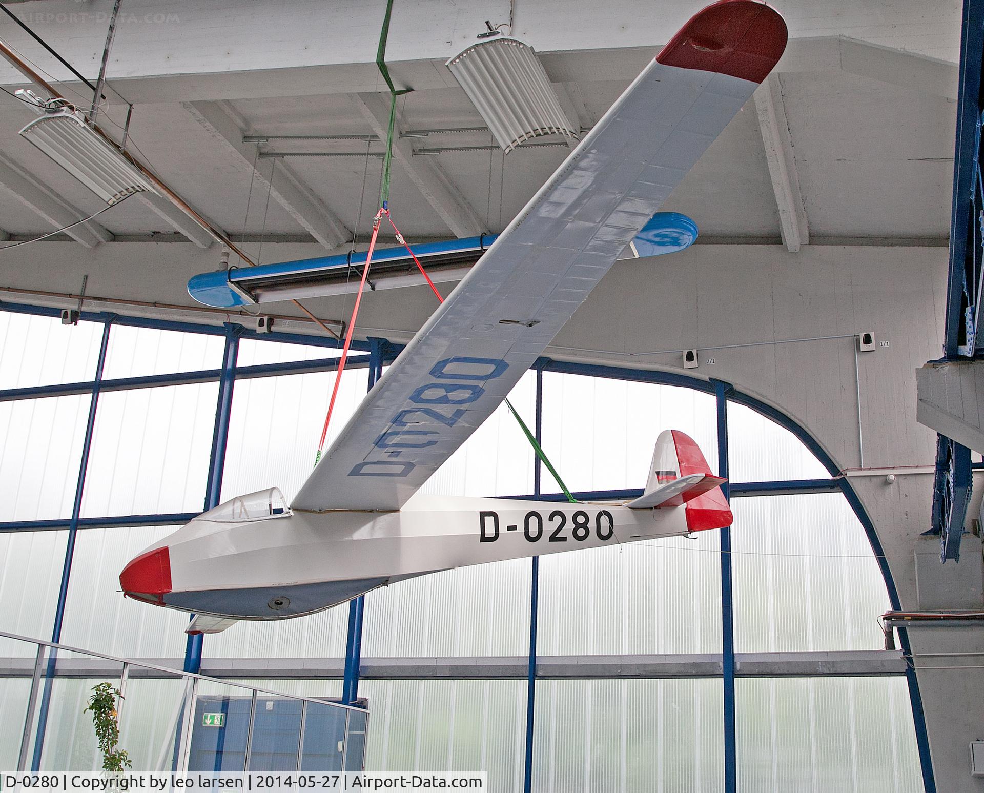 D-0280, Scheibe Spatz A C/N 01, Technikmuseum Dessau 27.5.2014