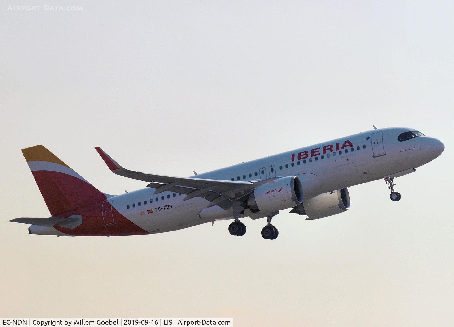 EC-NDN, 2019 Airbus A320-251N C/N 8939, Take off from Lisbon Airport