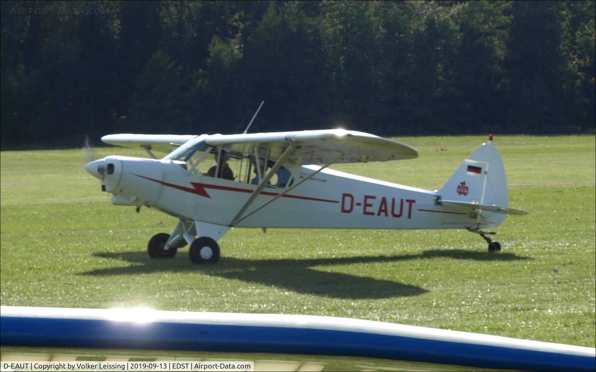 D-EAUT, 1975 Piper PA-18-95 Super Cub C/N 18-7909190, taxi ro rwy