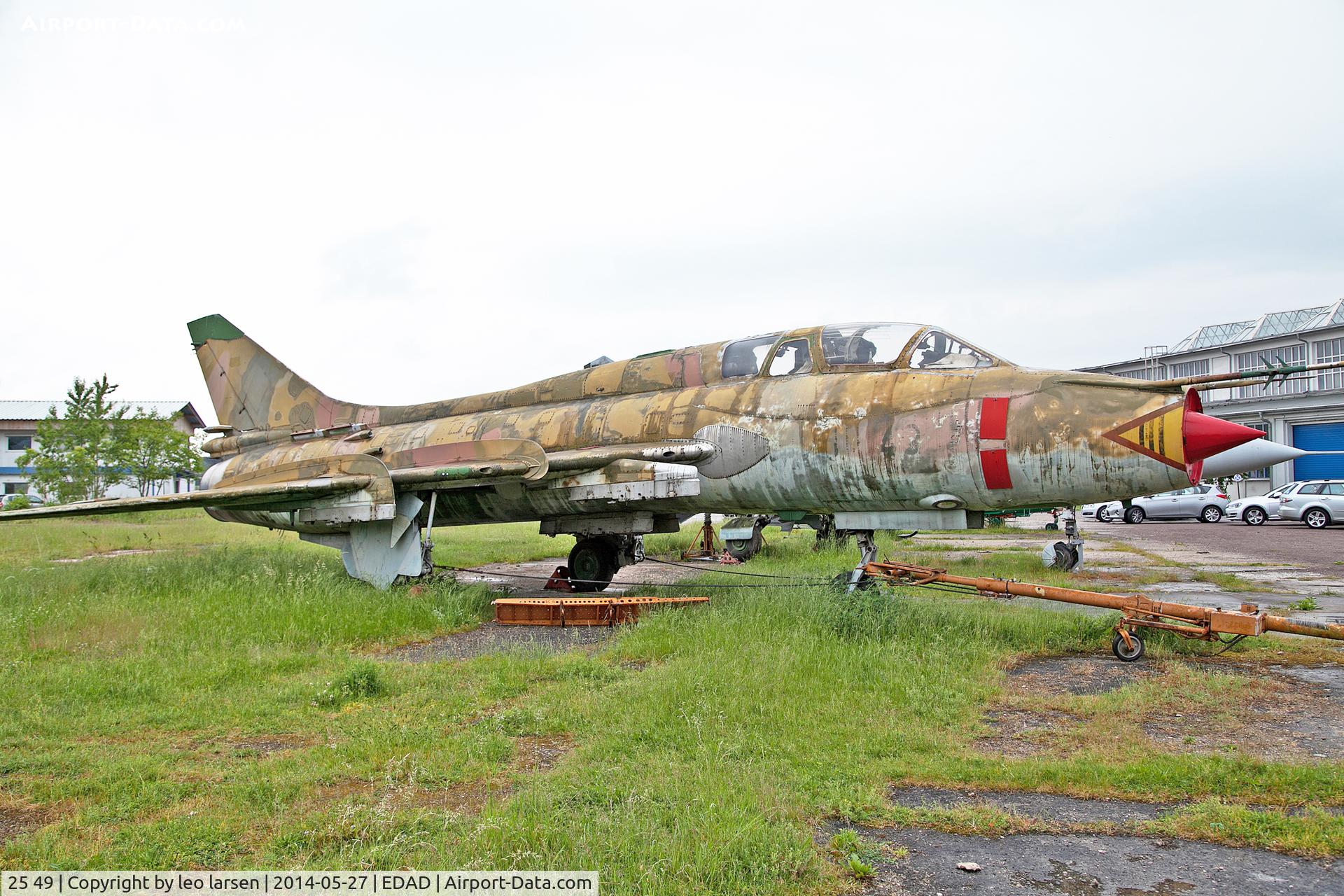 25 49, Sukhoi Su-22UM-3K C/N 17532367003, Technikmuseum Dessau 27.5.2014
