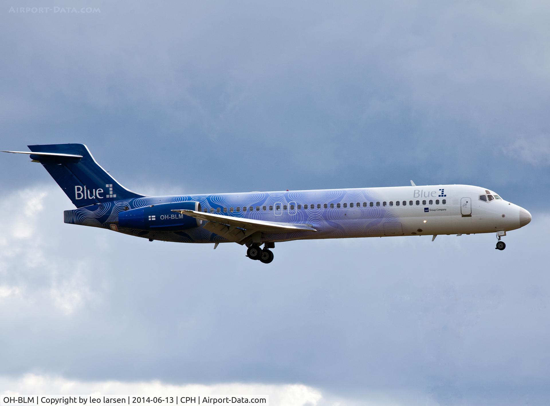 OH-BLM, 2001 Boeing 717-23S C/N 55066, copebhagen 13.6.2014 L/D R-30