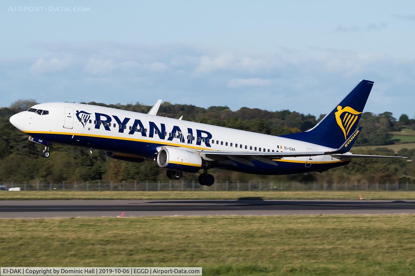 EI-DAK, 2003 Boeing 737-8AS C/N 33717, Departing RWY 27