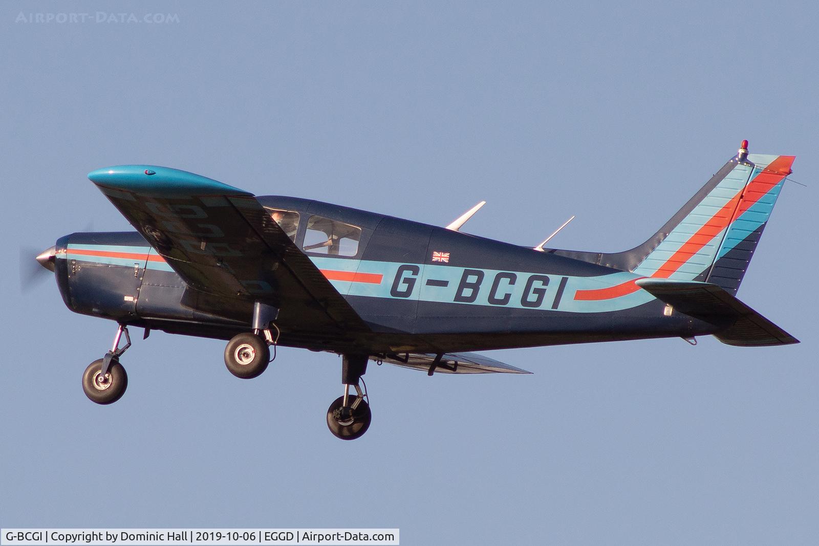 G-BCGI, 1974 Piper PA-28-140 Cherokee Cruiser C/N 28-7425283, Departing RWY 27