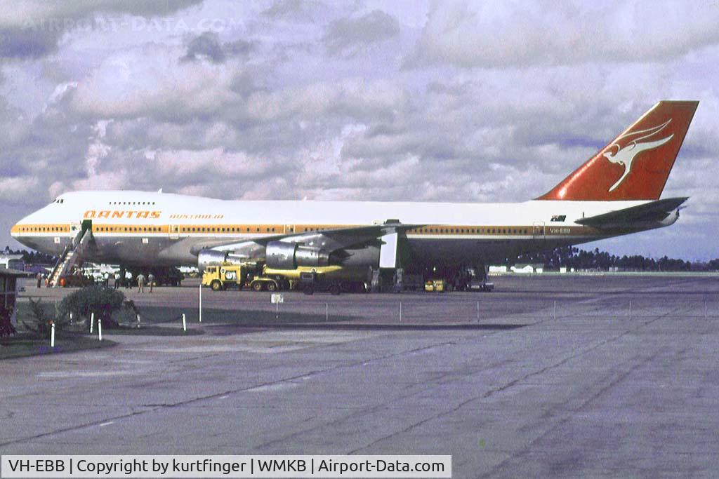 VH-EBB, 2002 Airbus A330-201 C/N 0522, Boeing 747-238B Qantas VH-EBB. RAAF Base Butterworth (WMKB) circa 1976. Charter ADF personnel change over.