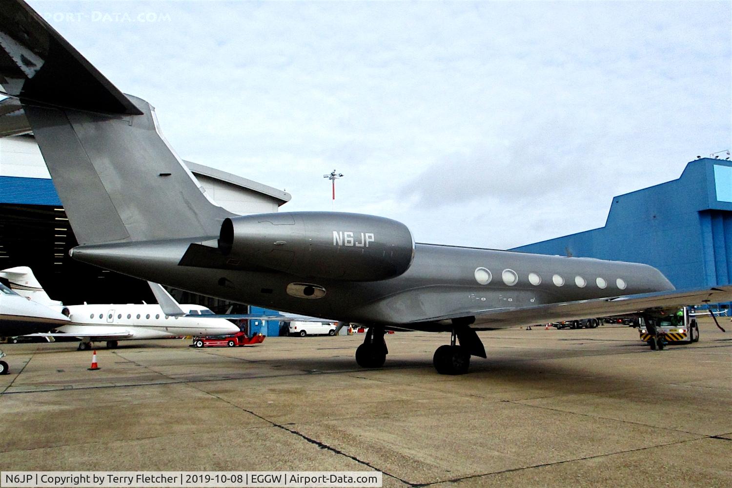 N6JP, 2008 Gulfstream Aerospace GV-SP (G550) C/N 5206, At Luton