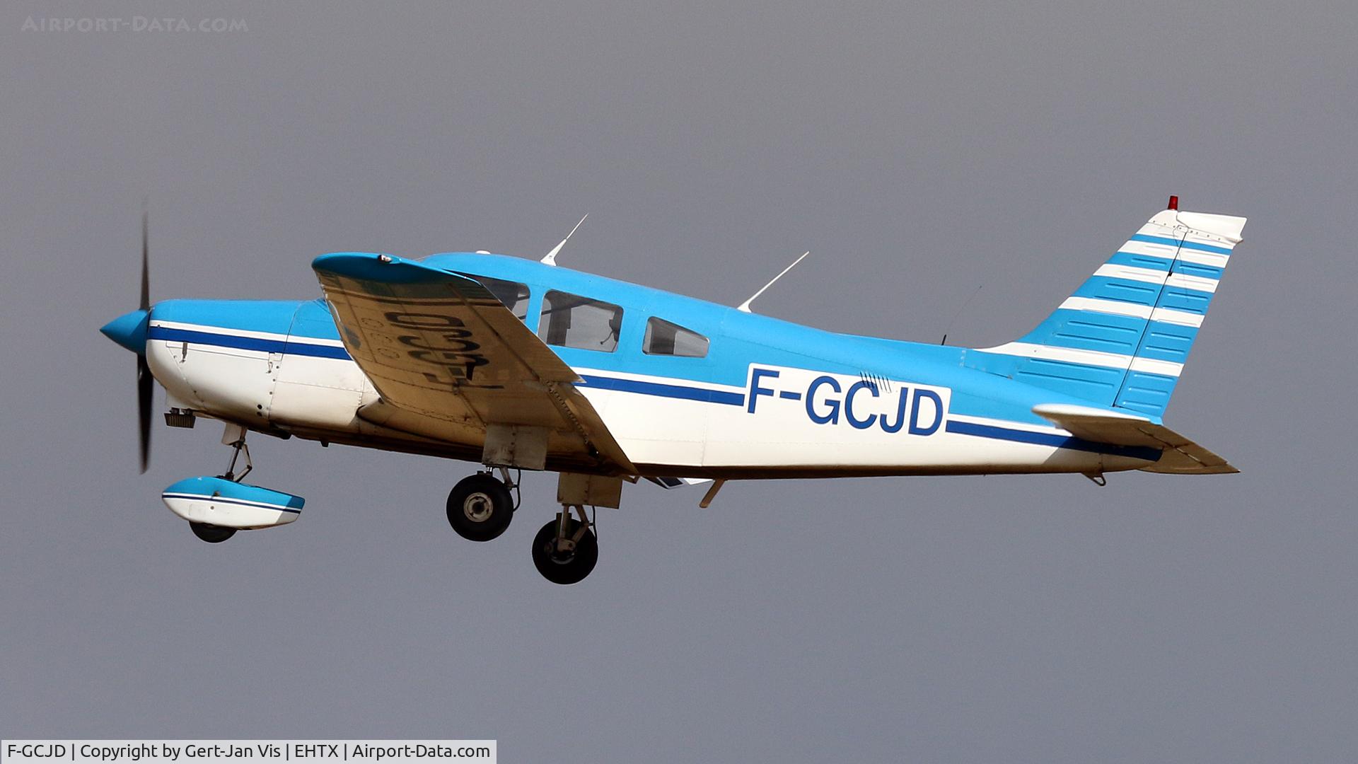 F-GCJD, Piper PA-28-161 Warrior II C/N 28-8016251, Taking off during the Texel Air Show 2018