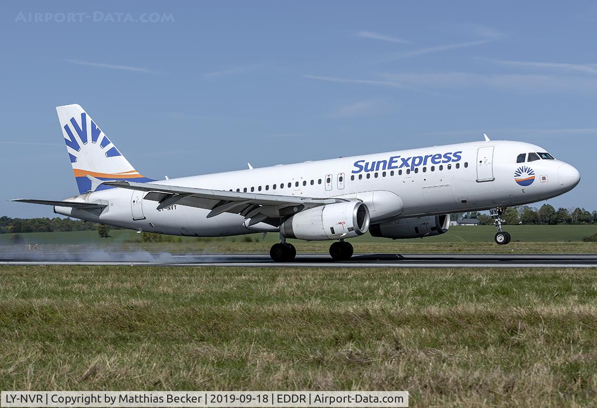 LY-NVR, 2000 Airbus A320-214 C/N 1370, LY-NVR