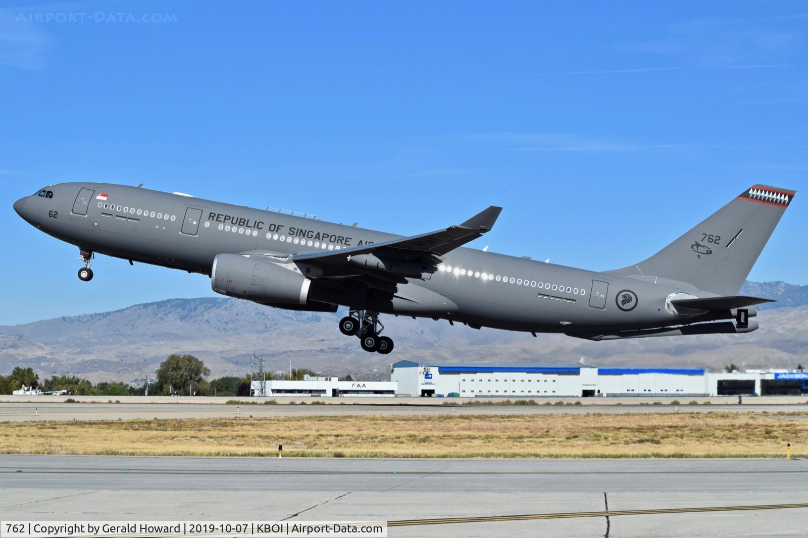 762, 2018 Airbus A330-243-MRTT C/N 1799, Take off from RWY 28L.