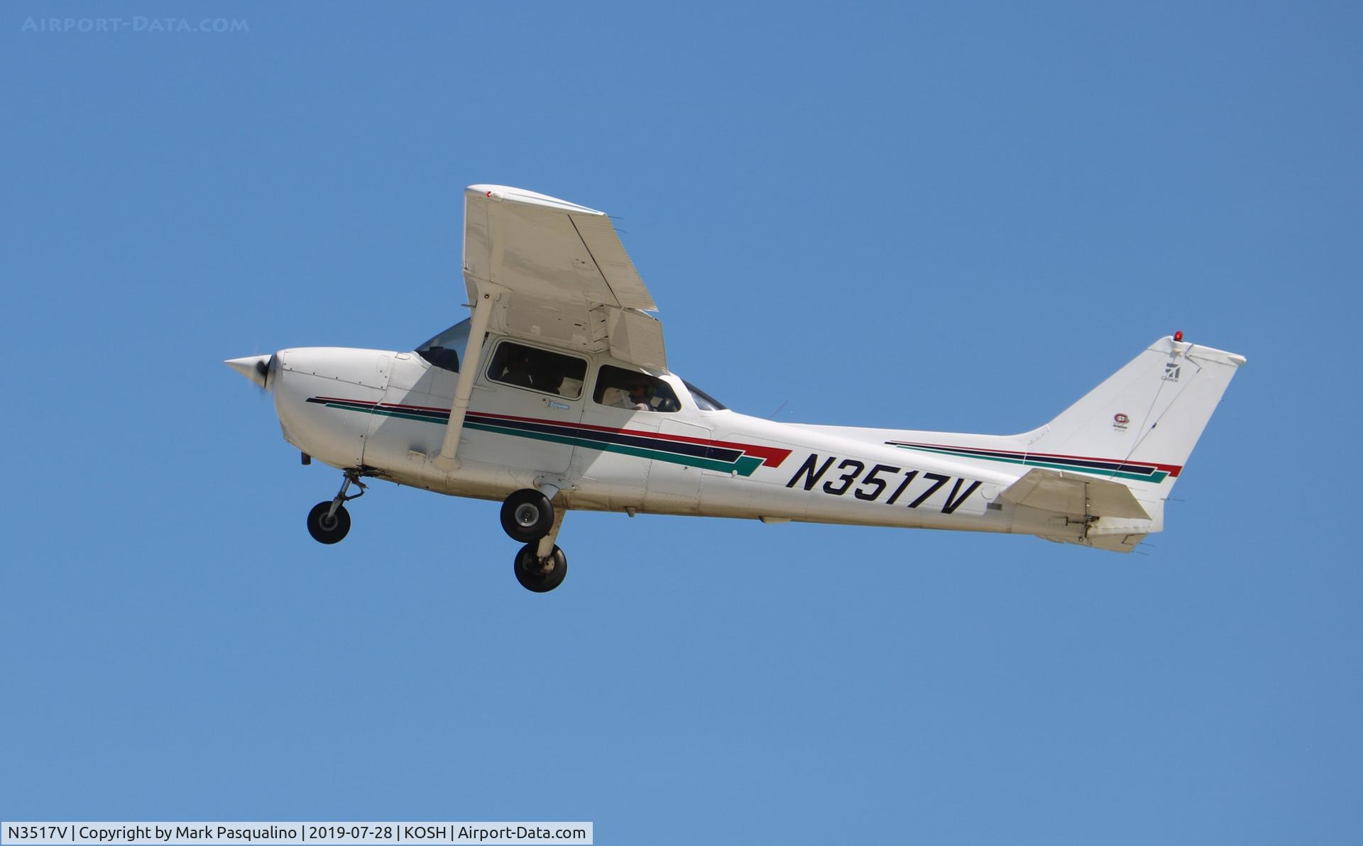 N3517V, 2001 Cessna 172R C/N 17281082, Cessna 172R