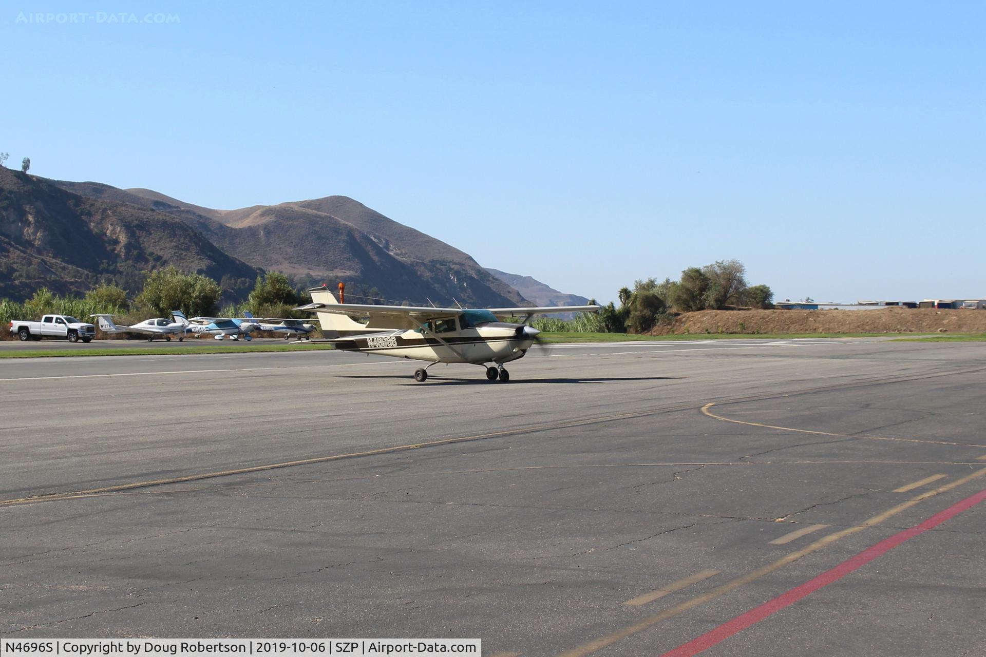 N4696S, 1979 Cessna R182 Skylane RG C/N R18201385, 1979 Cessna R182 SKYLANE RG, Lycoming O-540, taxi off the active
