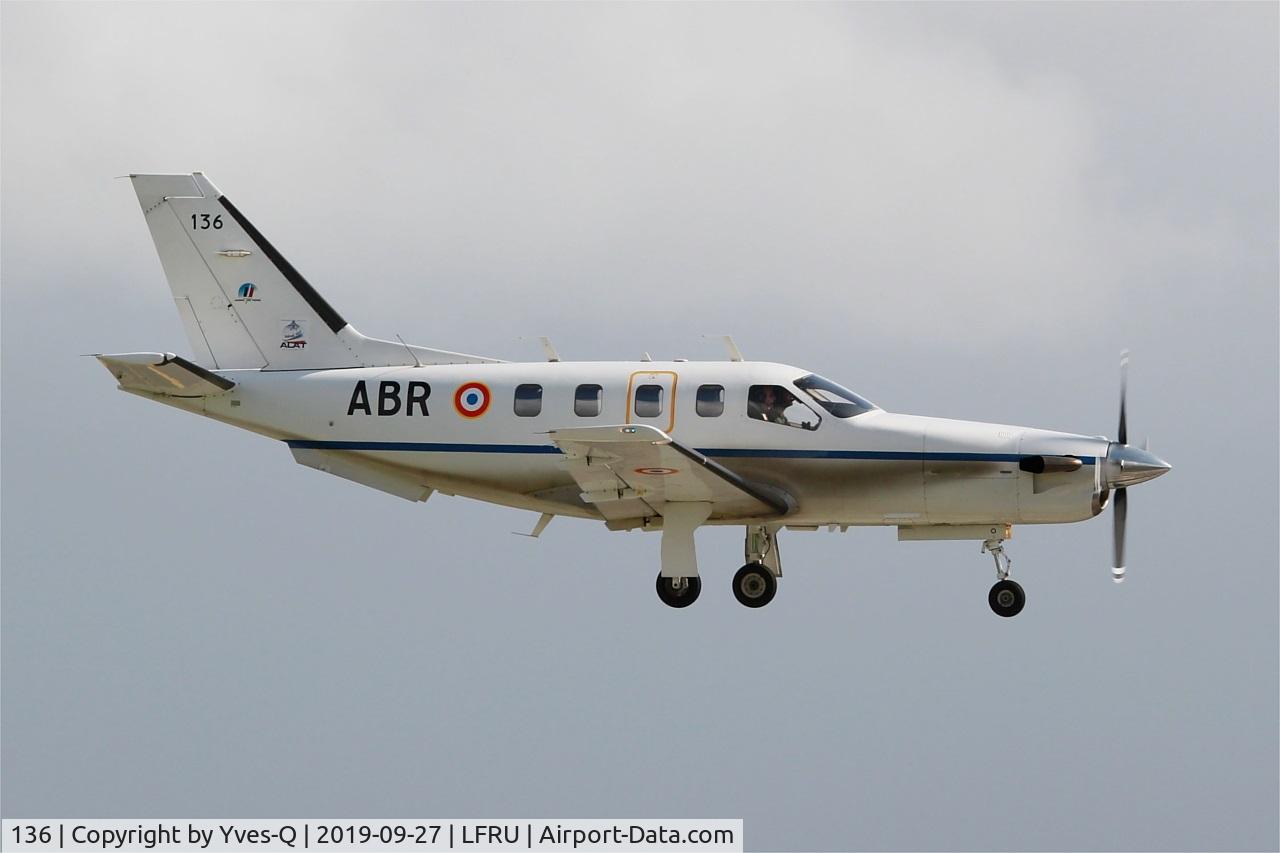 136, 2008 Socata TBM-700B C/N 136, Socata TBM-700B, On final rwy 23, Morlaix-Ploujean airport (LFRU-MXN) Air show 2019