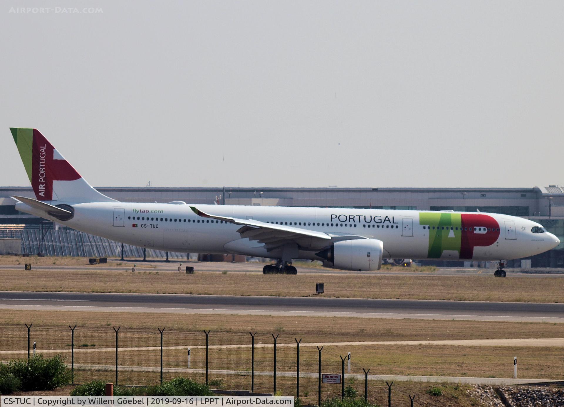 CS-TUC, 2018 Airbus A330-941 C/N 1850, Taxi to the gate on Lisbon Airport