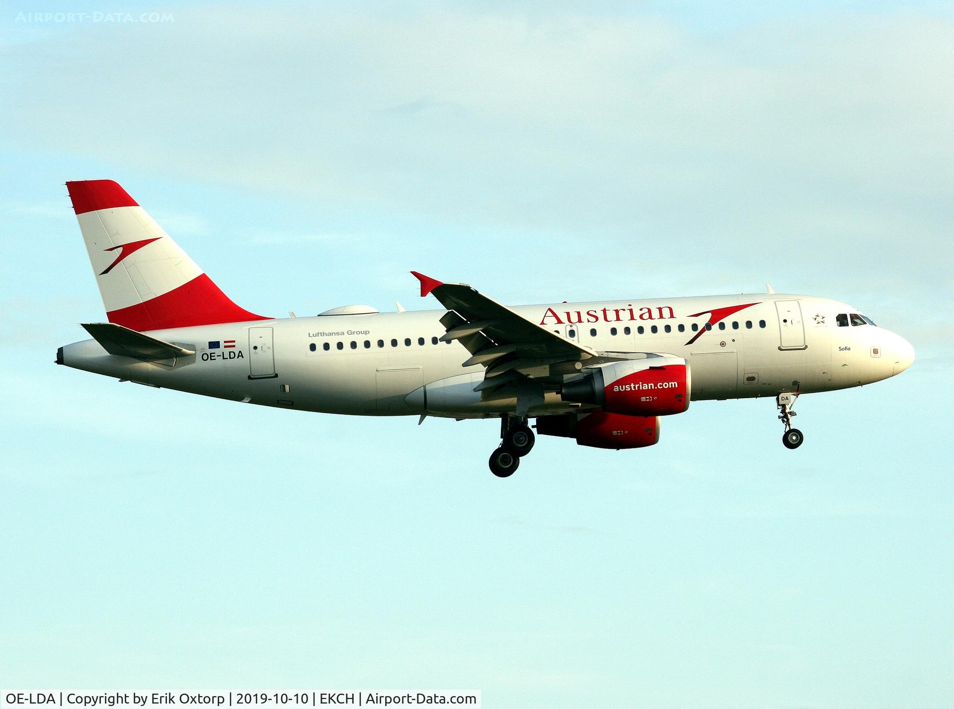 OE-LDA, 2004 Airbus A319-112 C/N 2131, OE-LDA landing rw 22L