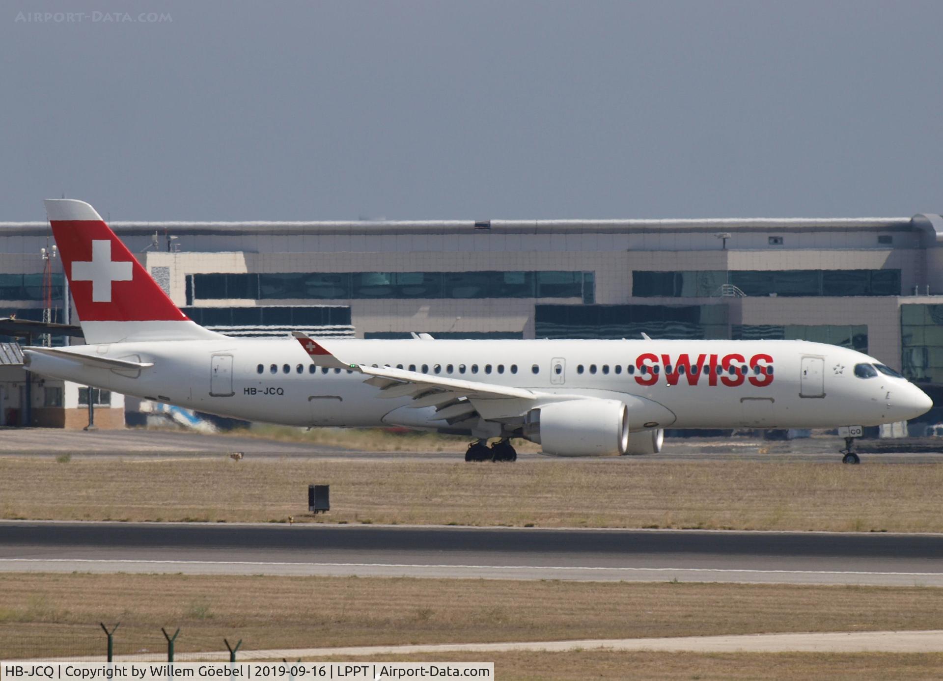 HB-JCQ, 2018 Airbus A220-300 C/N 55040, Taxi to the gate on Lisbon Airport