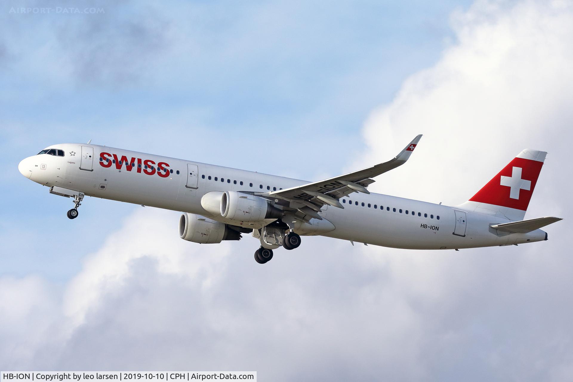 HB-ION, 2013 Airbus A321-212 C/N 5567, Copenhagen 10.10.2019 T/O R-22R