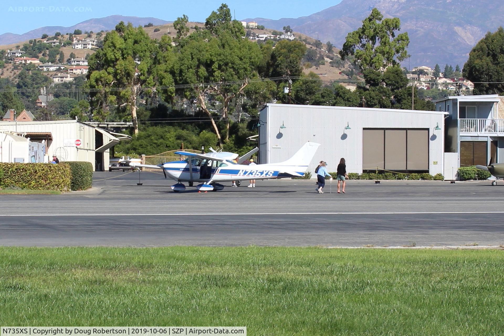 N735XS, 1977 Cessna 182Q Skylane C/N 18265772, 1977 Cessna 182Q SKYLANE, Continental 0-470 230 Hp, at Fuel Dock