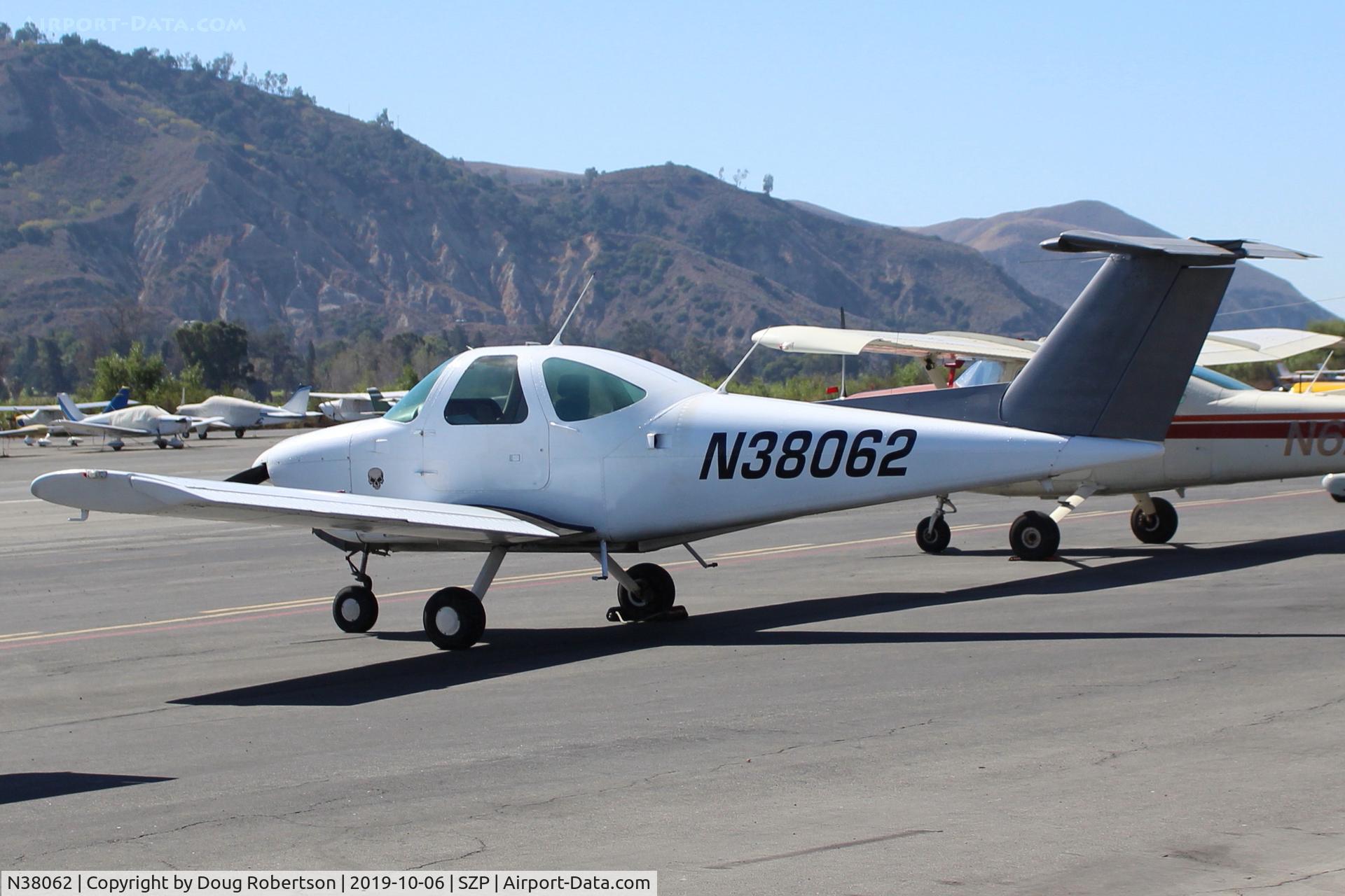 N38062, 1980 Beech 77 Skipper C/N WA-204, 1980 Beech 77 SKIPPER, Lycoming O-235-L2C 115 hp, Whitcomb GA(W)-1 airfoil, 2 place, on Transient Ramp