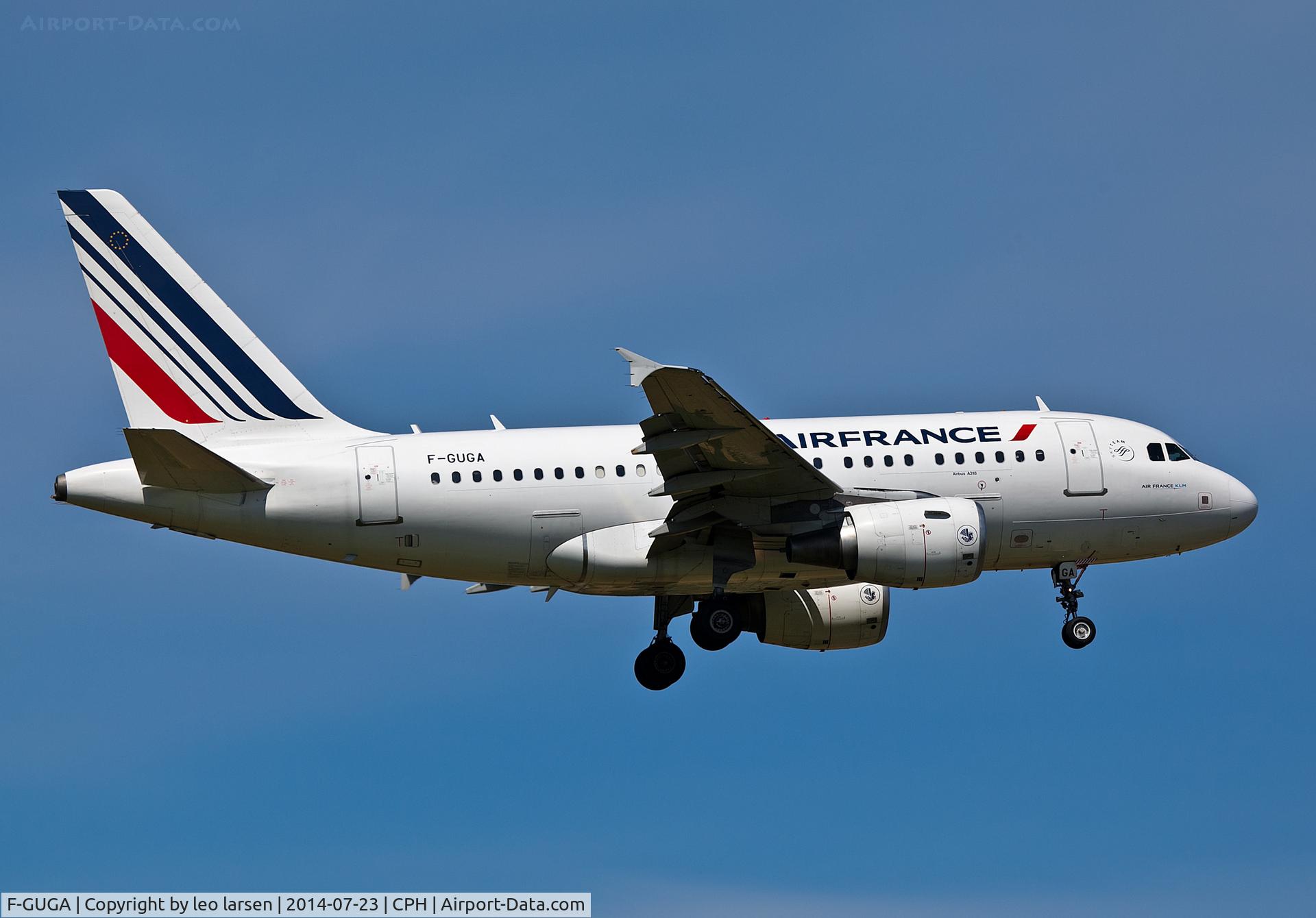 F-GUGA, 2002 Airbus A318-111 C/N 2035, Copenhagen 23.7.2014