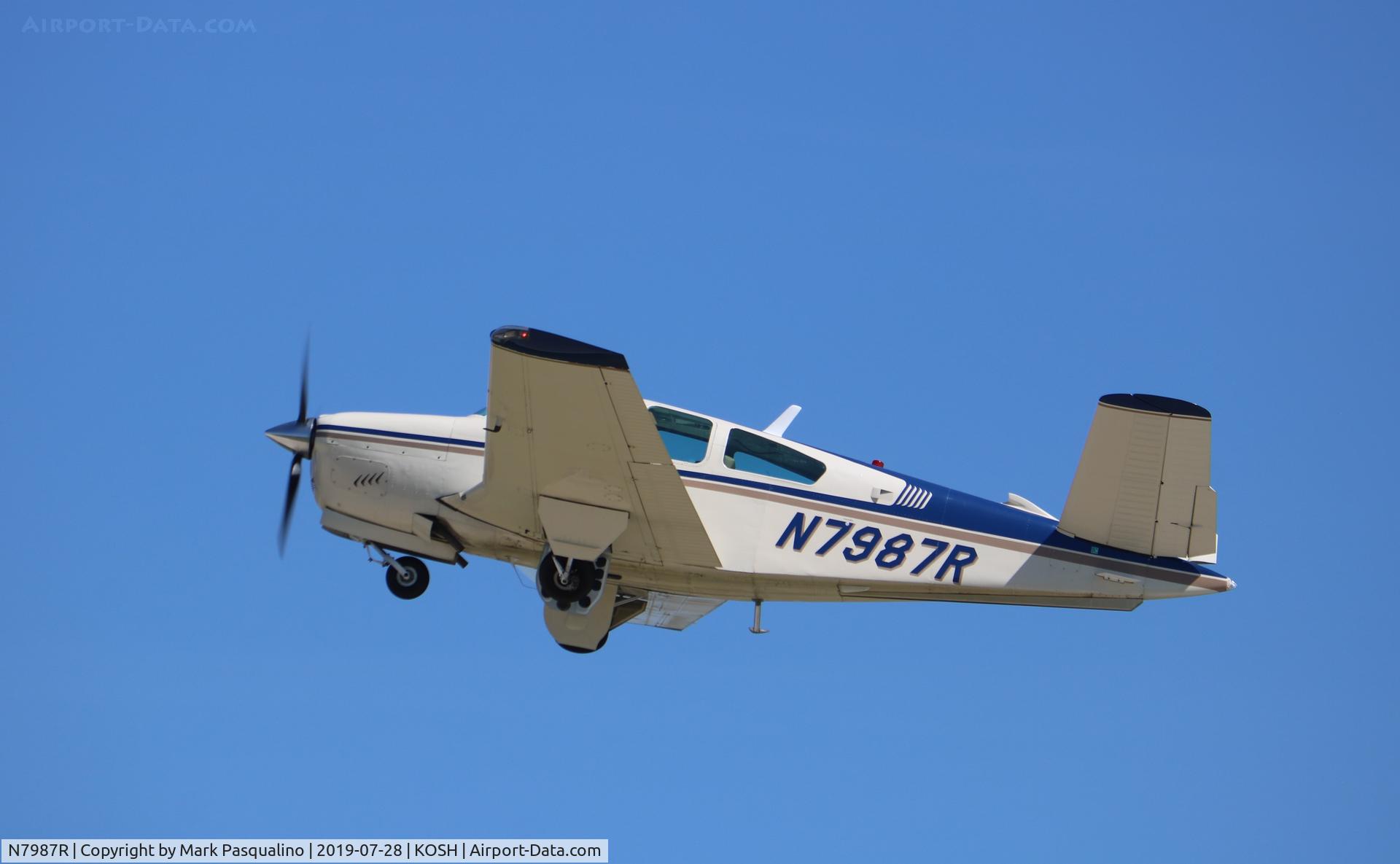 N7987R, 1969 Beech V35A Bonanza C/N D-8975, Beech V35A