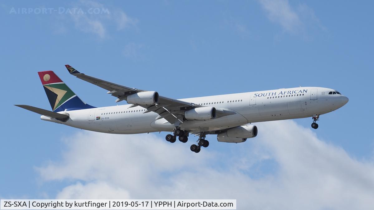 ZS-SXA, 2003 Airbus A340-313E C/N 544, Airbus A340-313. South African Airways ZS-SXA final runway 21 YPPH 170519.