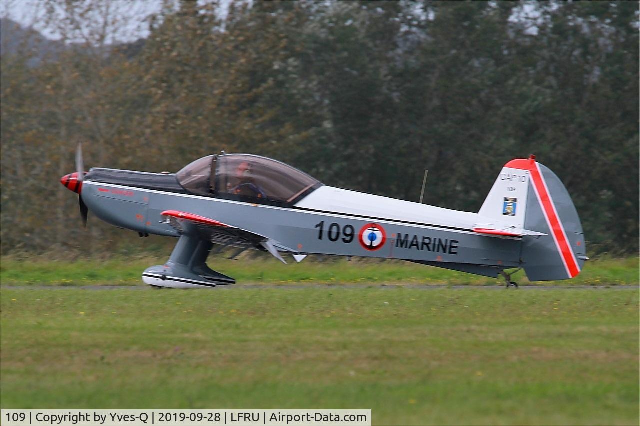 109, Mudry CAP-10B C/N 109, Mudry Cap10B, Taxiing rwy 22, Morlaix-Ploujean airport (LFRU-MXN) air show 2019