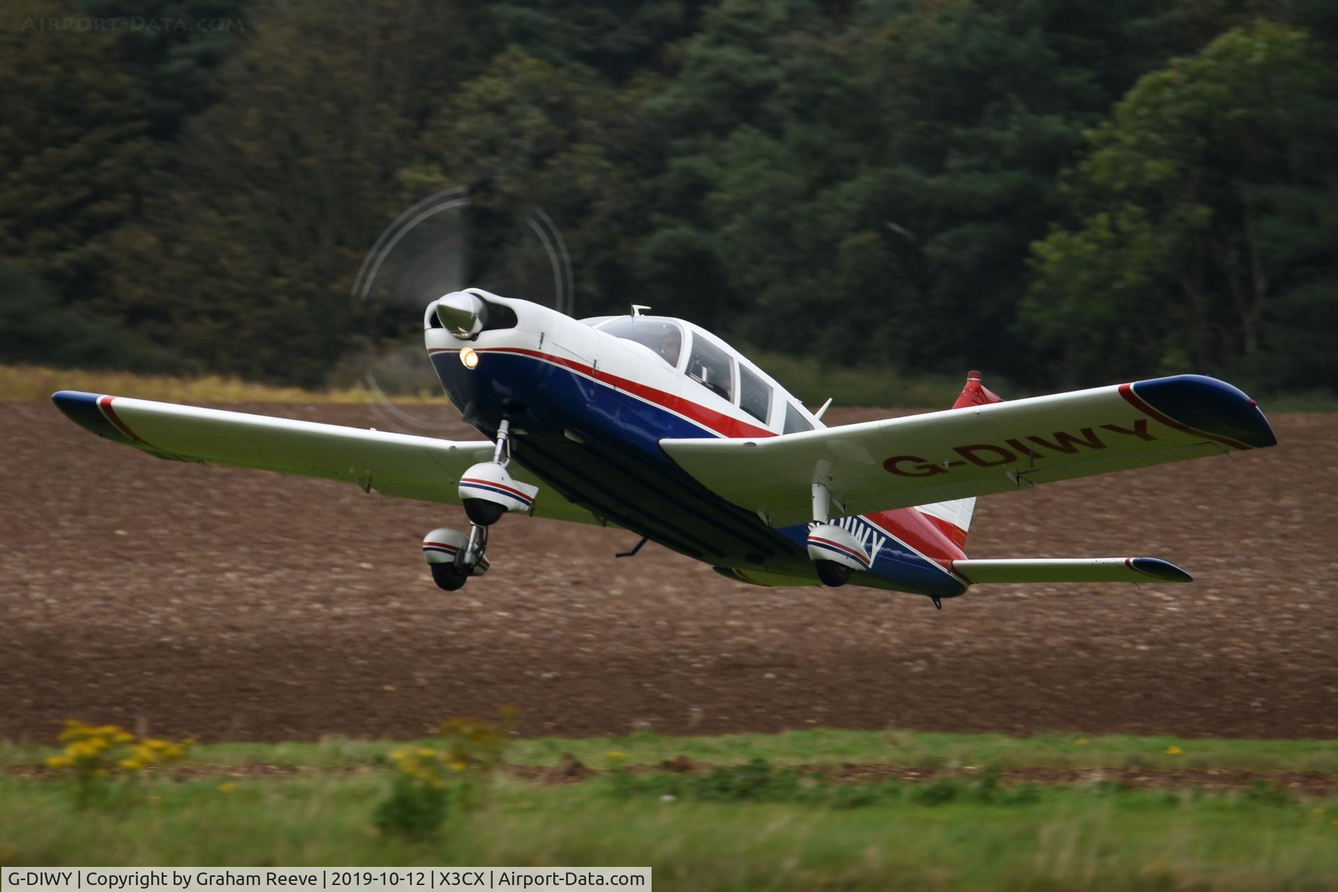 G-DIWY, 1969 Piper PA-32-300 Cherokee Six Cherokee Six C/N 32-40731, Departing from Northrepps.