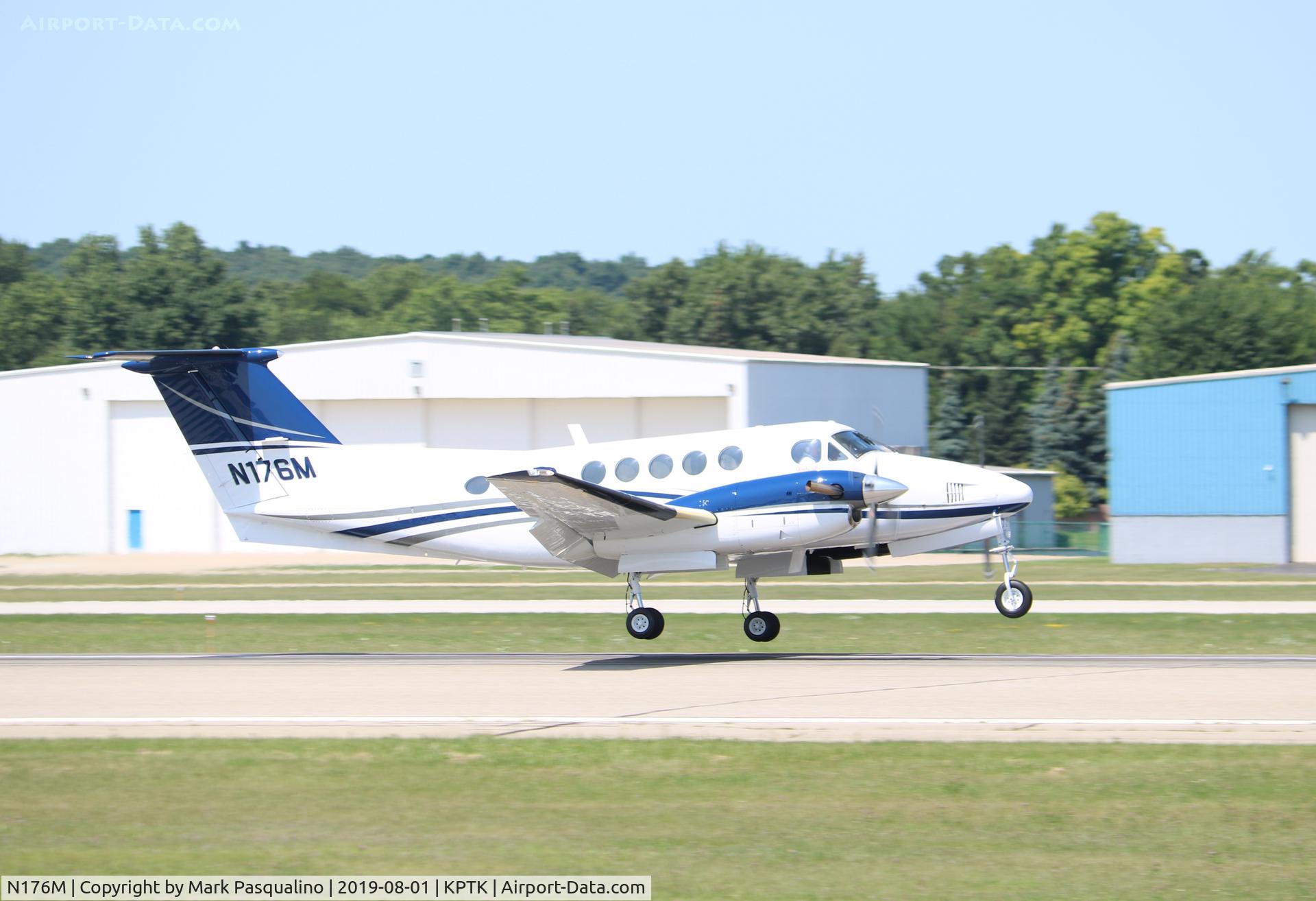 N176M, 1982 Beech 200 C/N BB-1029, Beech 200