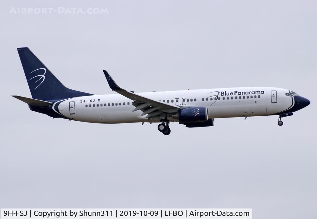 9H-FSJ, 2002 Boeing 737-86N C/N 29888, Landing rwy 32L