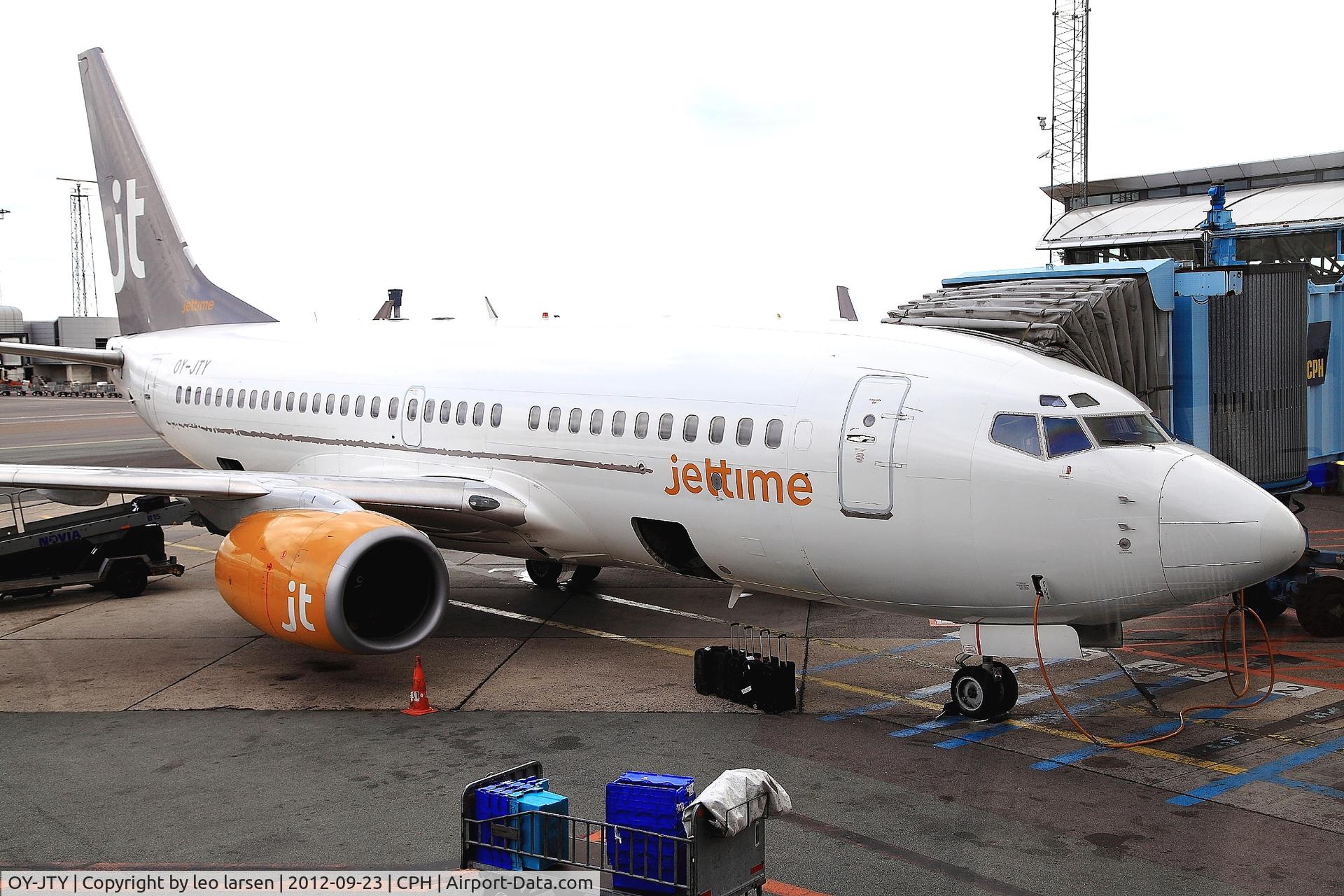 OY-JTY, 2001 Boeing 737-7Q8 C/N 30727, Copenhagen 23.9.2012