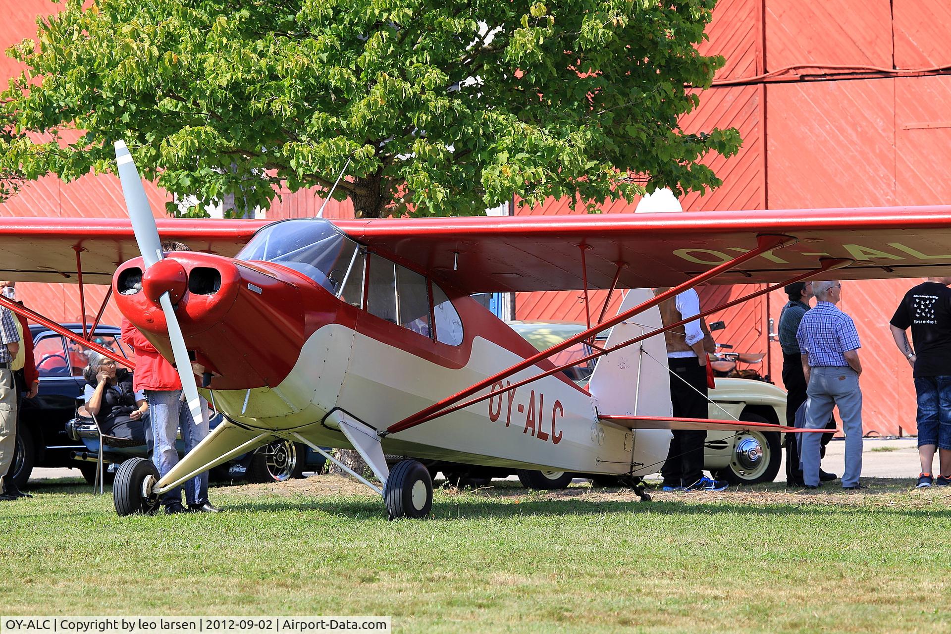 OY-ALC, 1947 Piper PA-12 Super Cruiser C/N 12-2838, Avedøre 9.2.2012