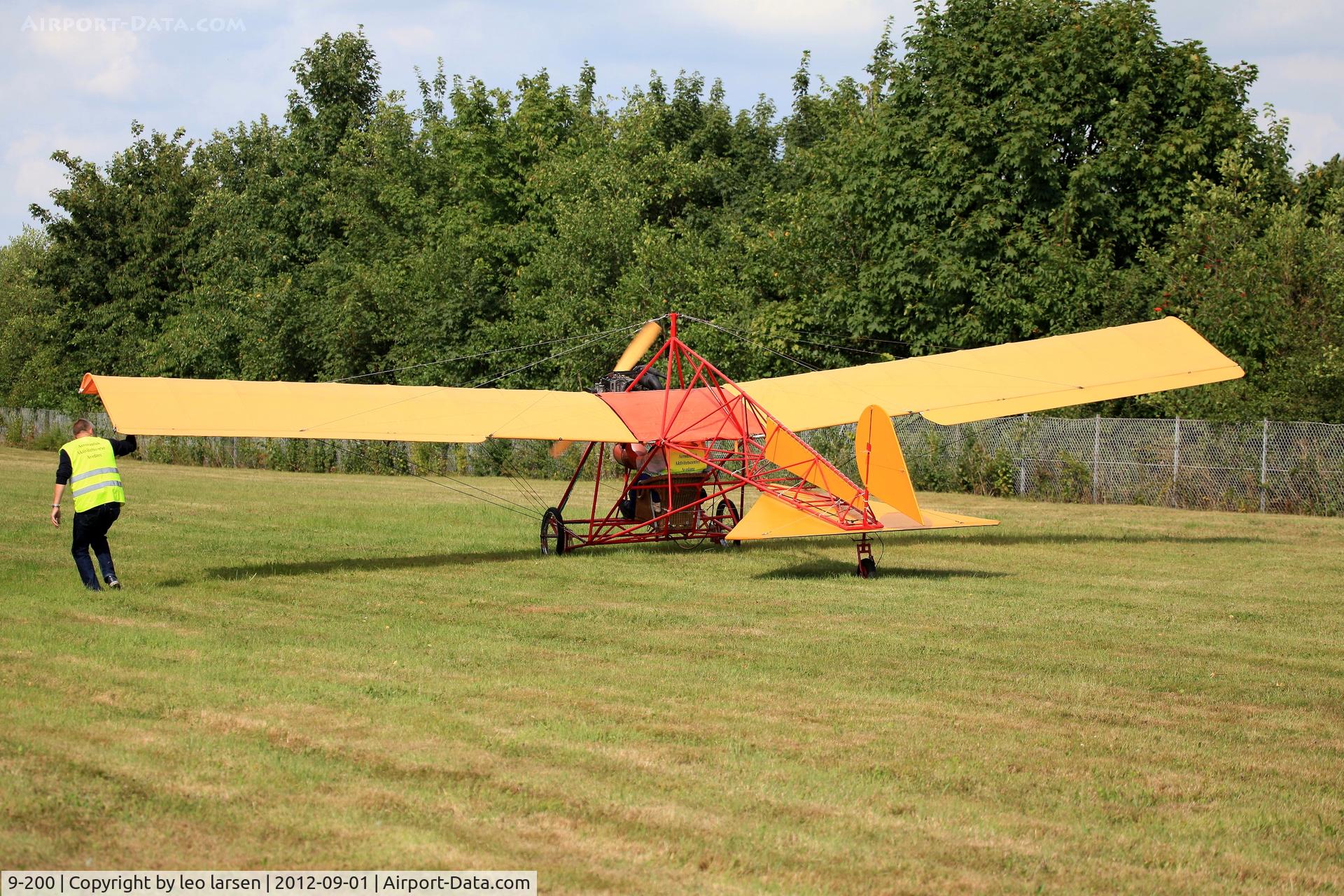 9-200, 2006 Ellehammer Ellehammer Replica C/N 1, Avedøre 2.9.2012