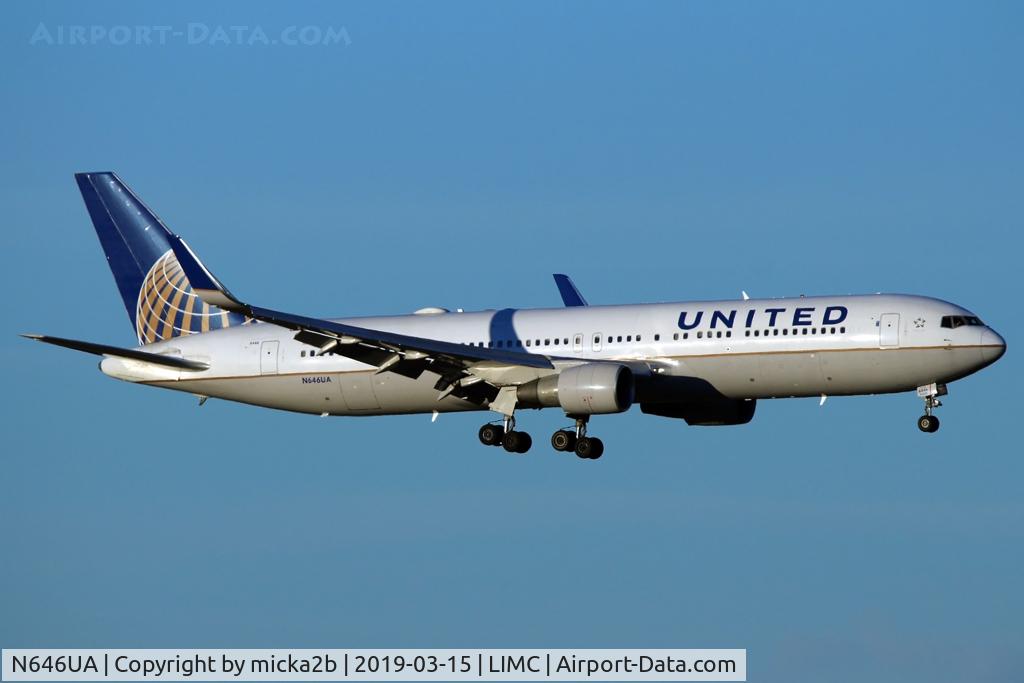 N646UA, 1992 Boeing 767-322/ER C/N 25283, Landing. Scrapped in november 2022.