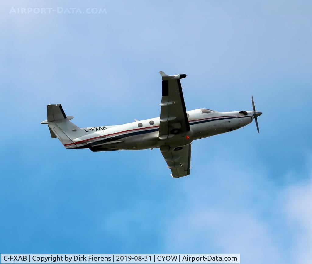 C-FXAB, 1998 Pilatus PC-12/45 C/N 239, Departing from rwy 32