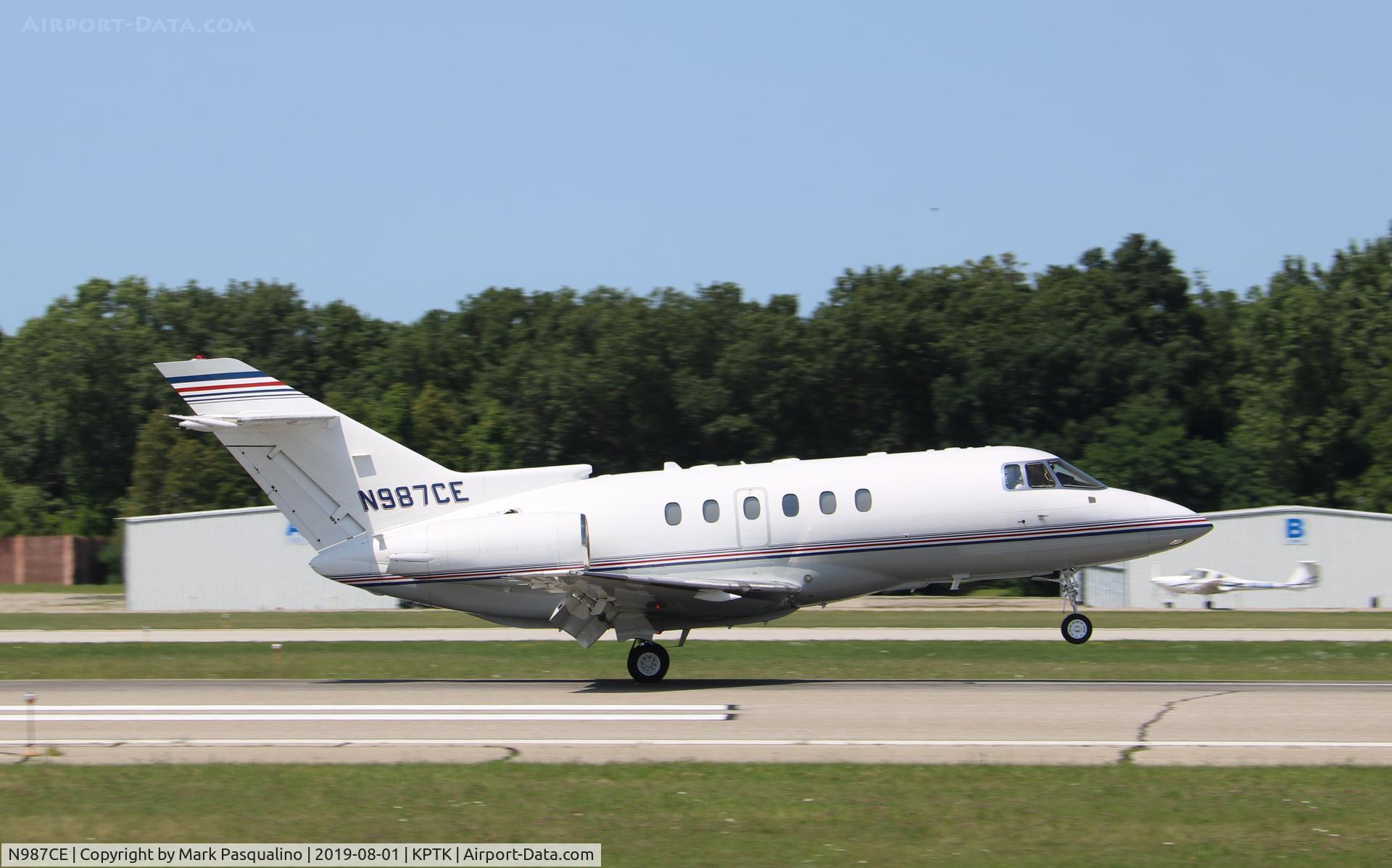 N987CE, 2001 Raytheon Hawker 800XP C/N 258557, Hawker 800XP
