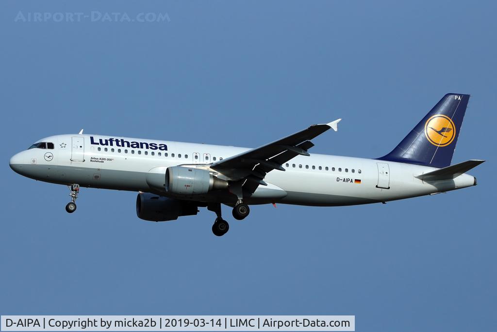 D-AIPA, 1989 Airbus A320-211 C/N 0069, Landing. Scrapped in 2019.