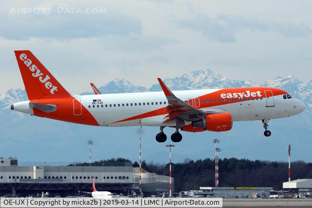 OE-IJX, 2017 Airbus A320-214 C/N 7549, Landing