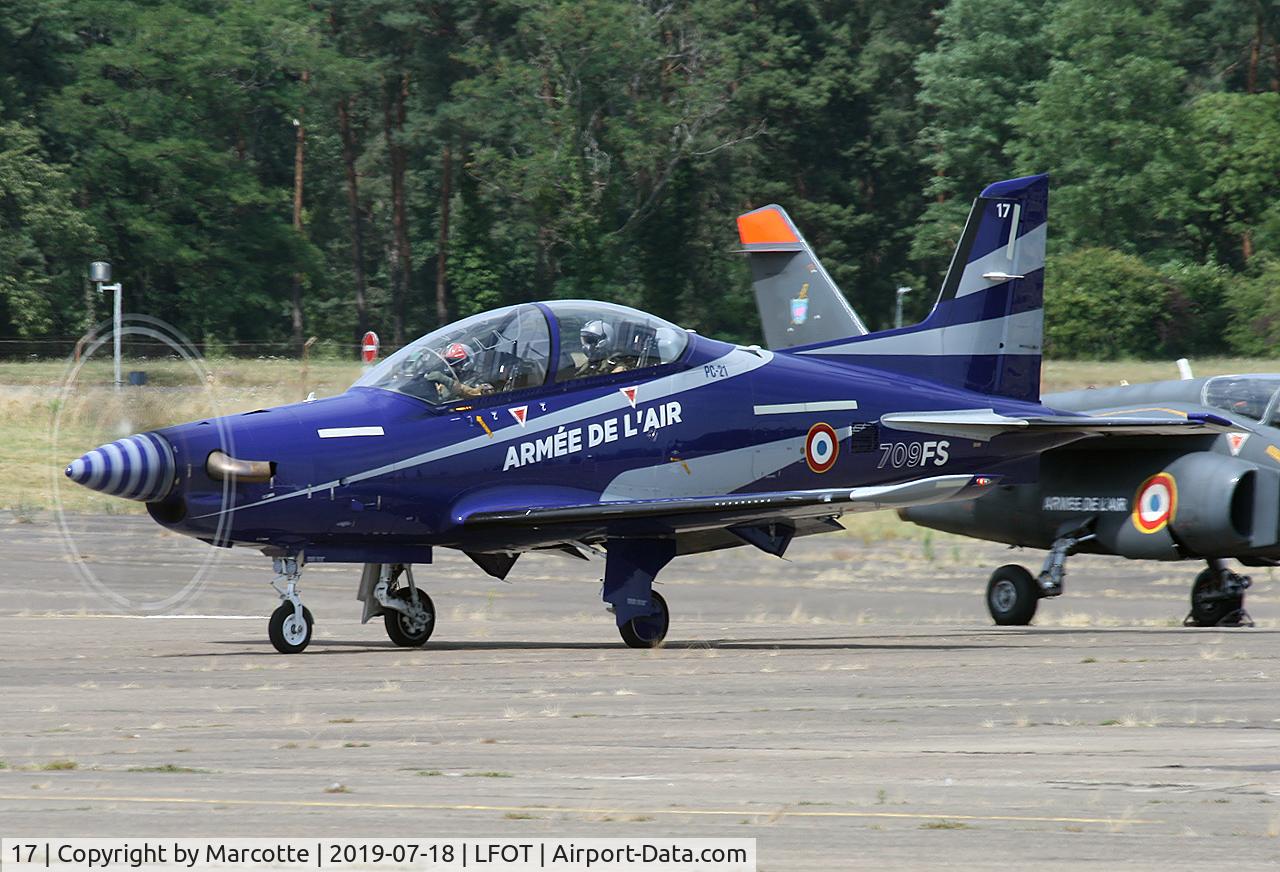 17, 2018 Pilatus PC-21 C/N 309, Taxiing for runway 20. Civilian registration : F-RBFS.