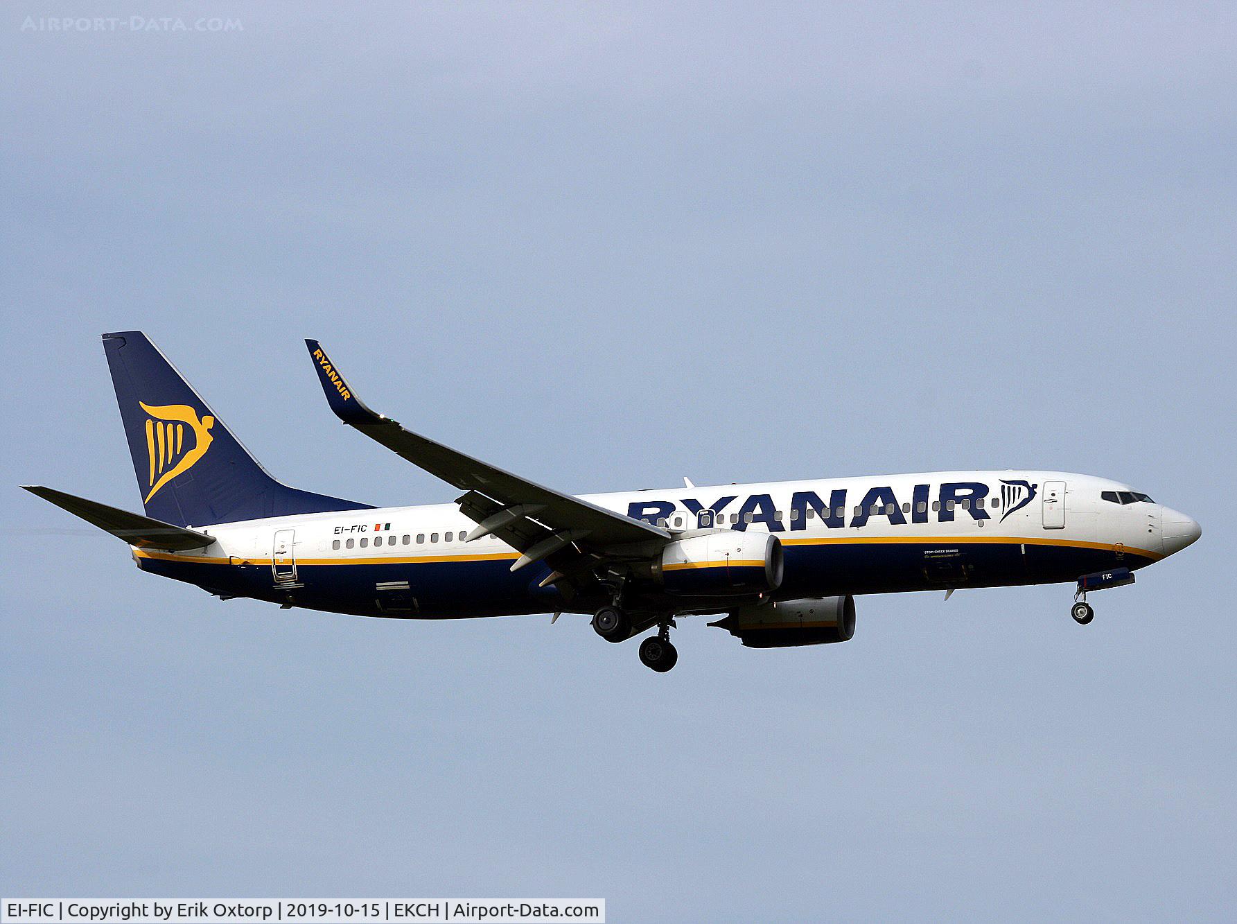 EI-FIC, 2015 Boeing 737-8AS C/N 44693, Ei-FIC landing rw 04L