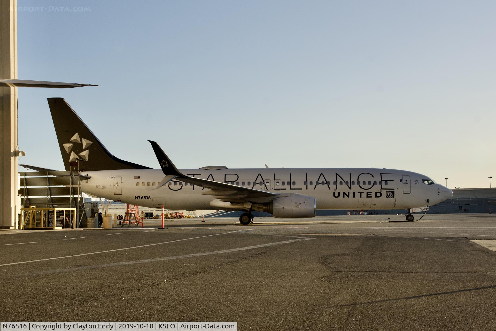 N76516, 2008 Boeing 737-824 C/N 37096, SFO 2019.