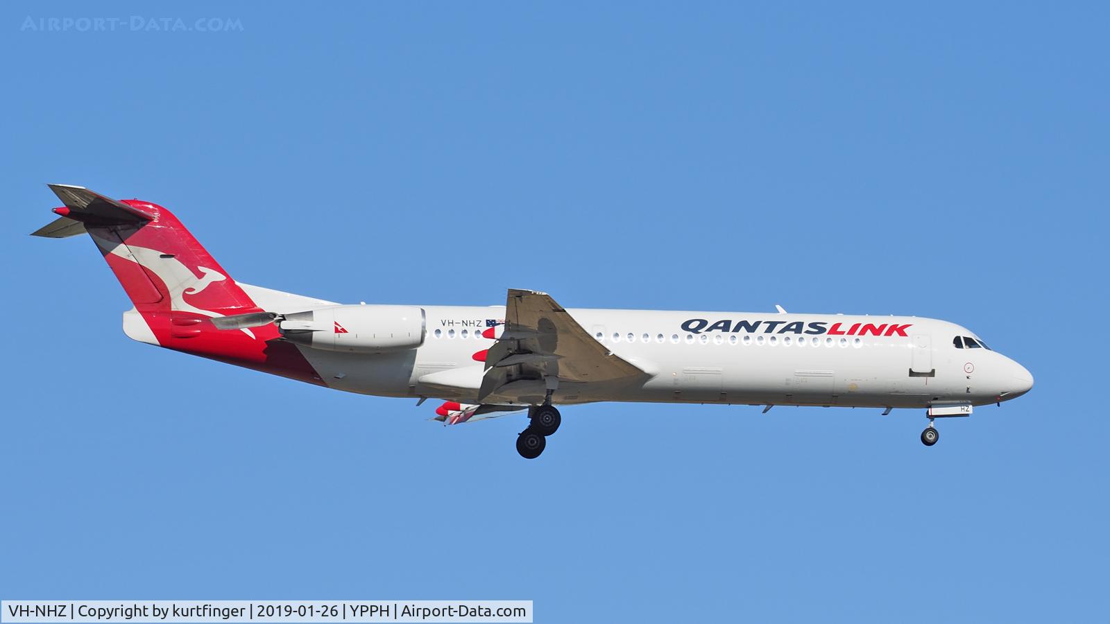 VH-NHZ, 1994 Fokker 100 (F-28-0100) C/N 11515, Fokker 100 VH-NHZ QantasLink final rwy 21 260119.