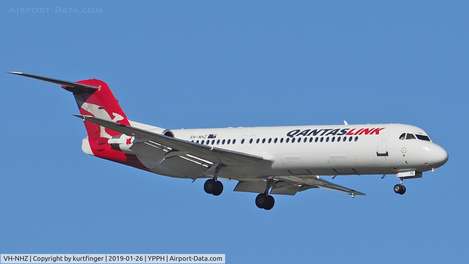 VH-NHZ, 1994 Fokker 100 (F-28-0100) C/N 11515, Fokker 100 VH-NHZ QantasLink final rwy 21 260119.