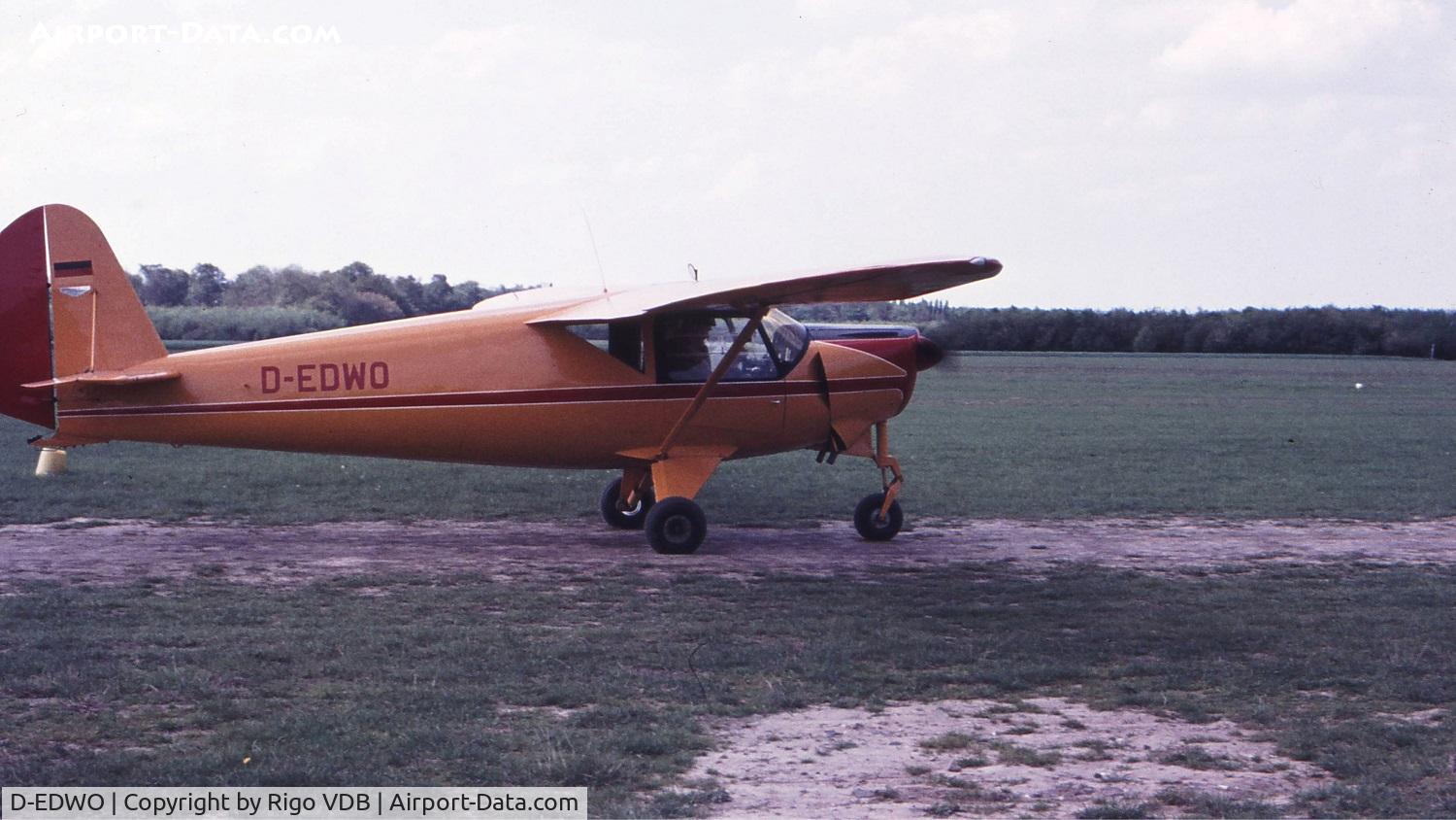 D-EDWO, Putzer Elster C C/N 37, Germany in early 1970's. The aircraft crashed at Nienhagen on 1980-07-06.