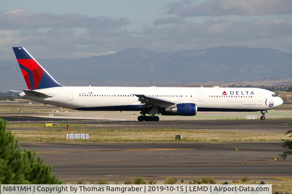 N841MH, 2001 Boeing 767-432/ER C/N 29714, Delta Boeing 767-400