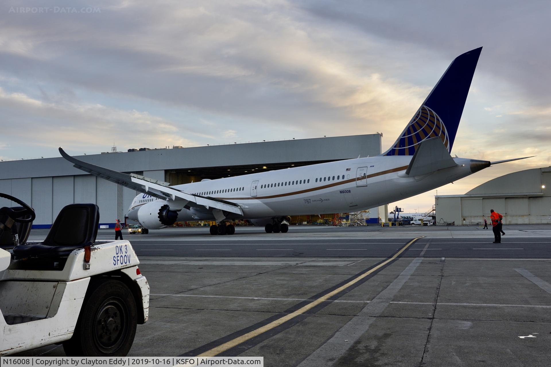 N16008, 2019 Boeing 787-10 Dreamliner C/N 60138, SFO 2019.