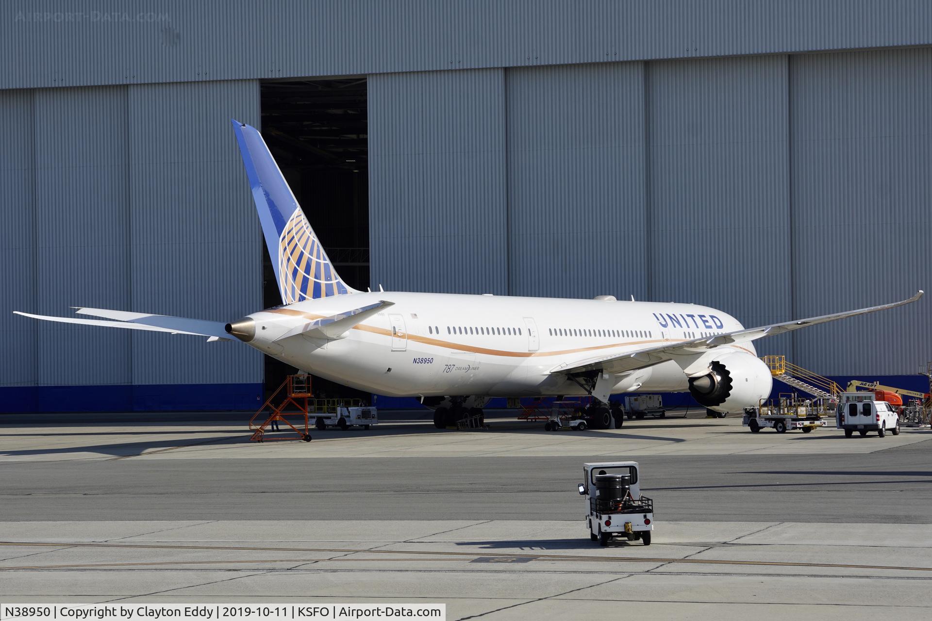 N38950, 2014 Boeing 787-9 Dreamliner Dreamliner C/N 36401, SFO 2019.