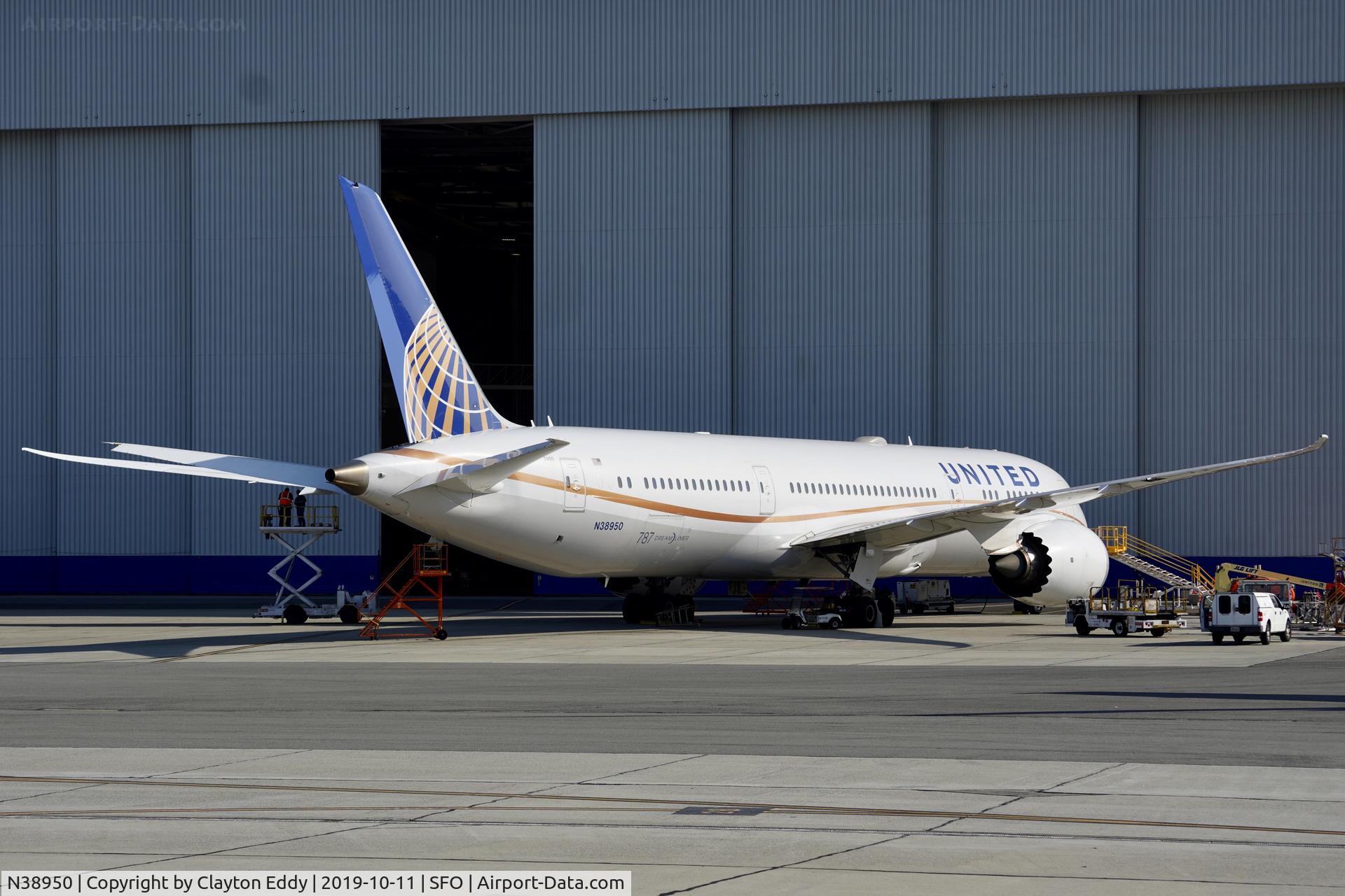 N38950, 2014 Boeing 787-9 Dreamliner Dreamliner C/N 36401, SFO 2019.