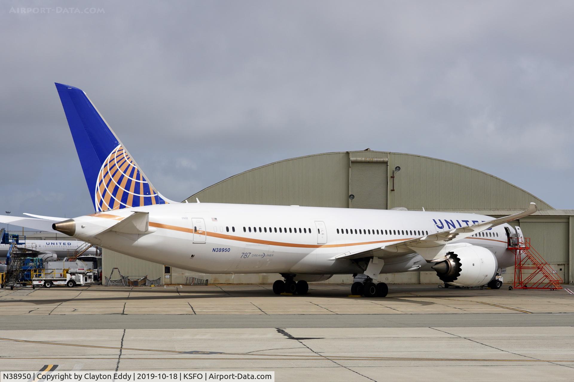 N38950, 2014 Boeing 787-9 Dreamliner Dreamliner C/N 36401, SFO 2019.