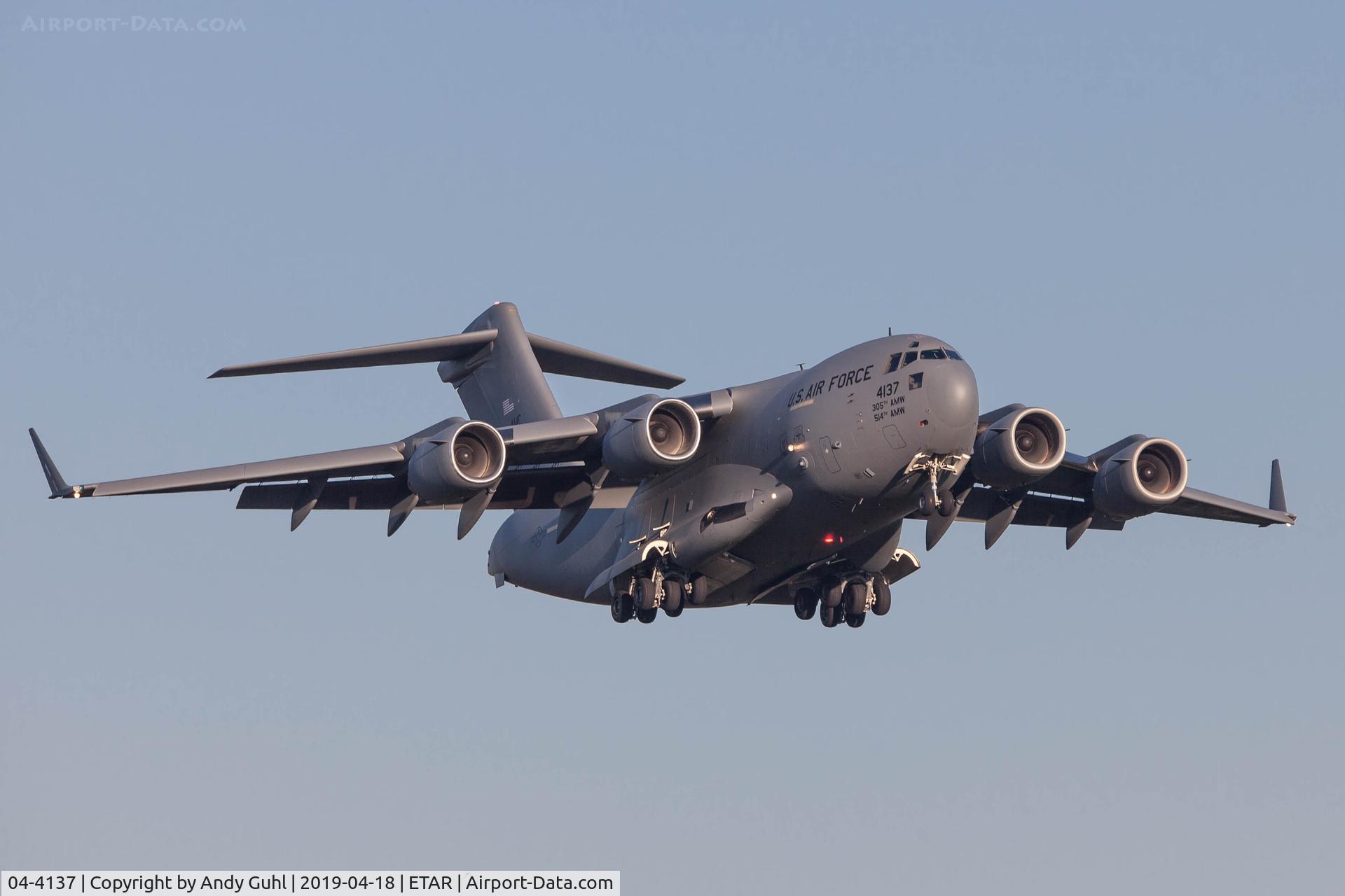 04-4137, 2004 Boeing C-17A Globemaster III C/N P-137, The Spirit of Let's Roll